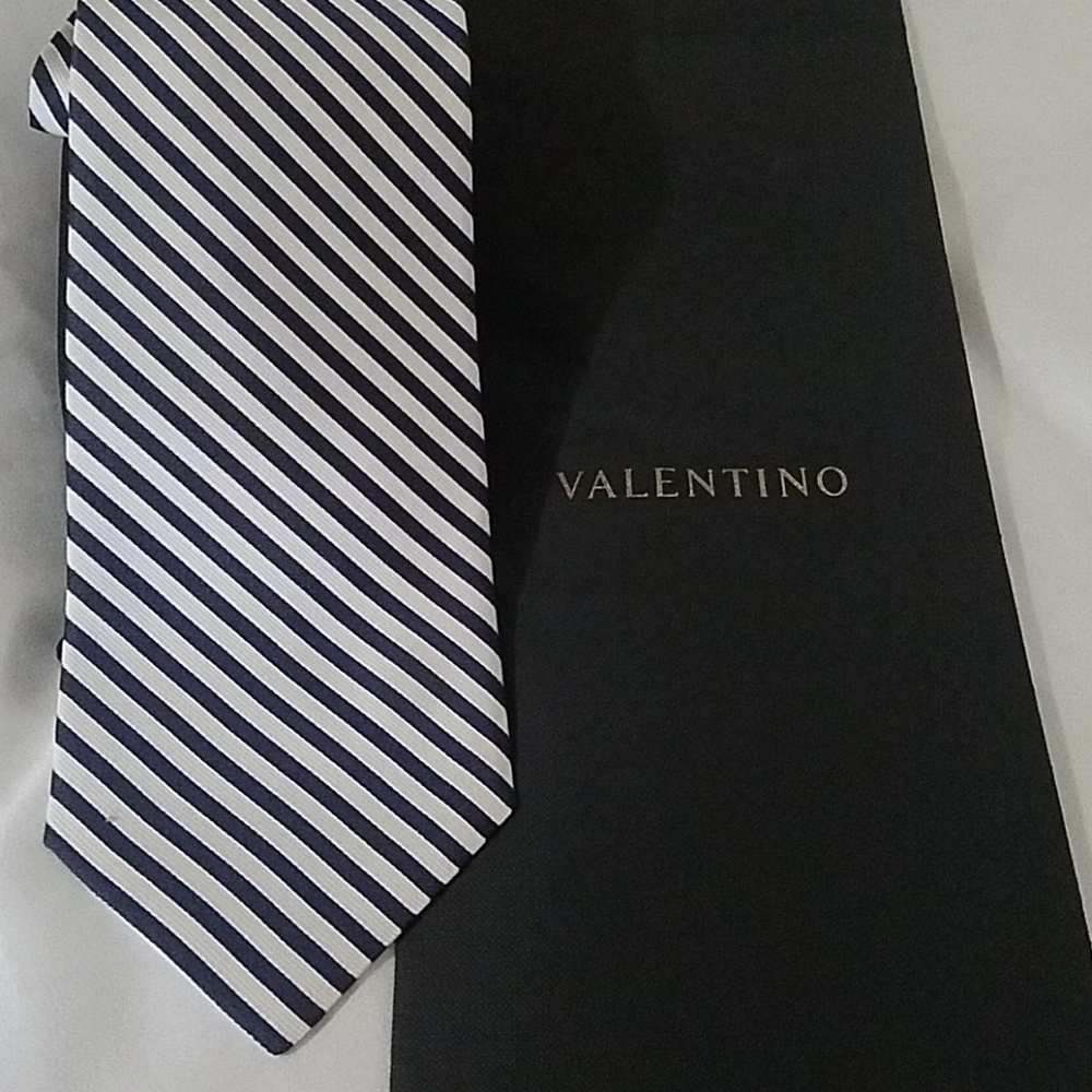 Valentino Tie